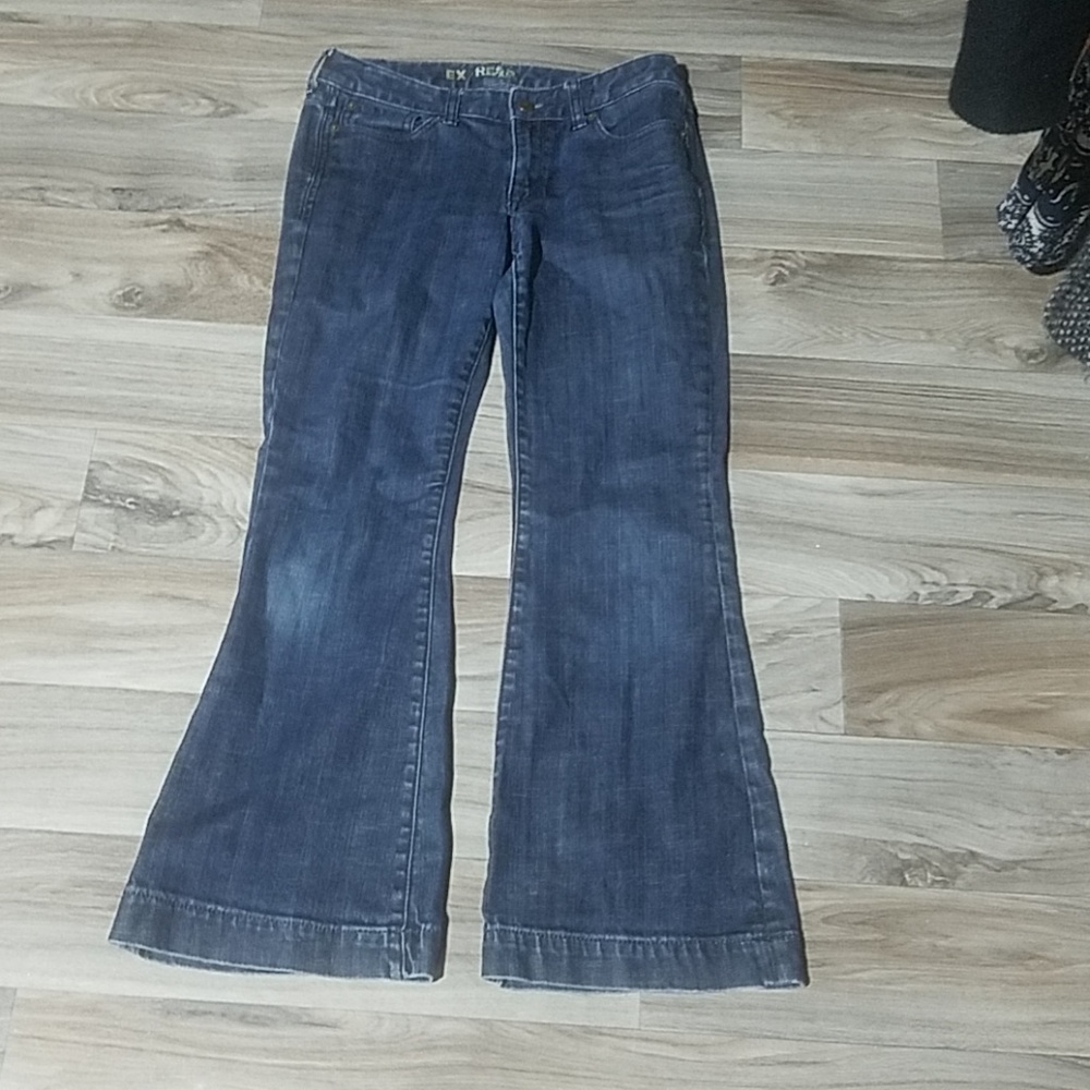 ADORABLE EXPRESS JEANS! SZ 4 SHORT! DARK WASH